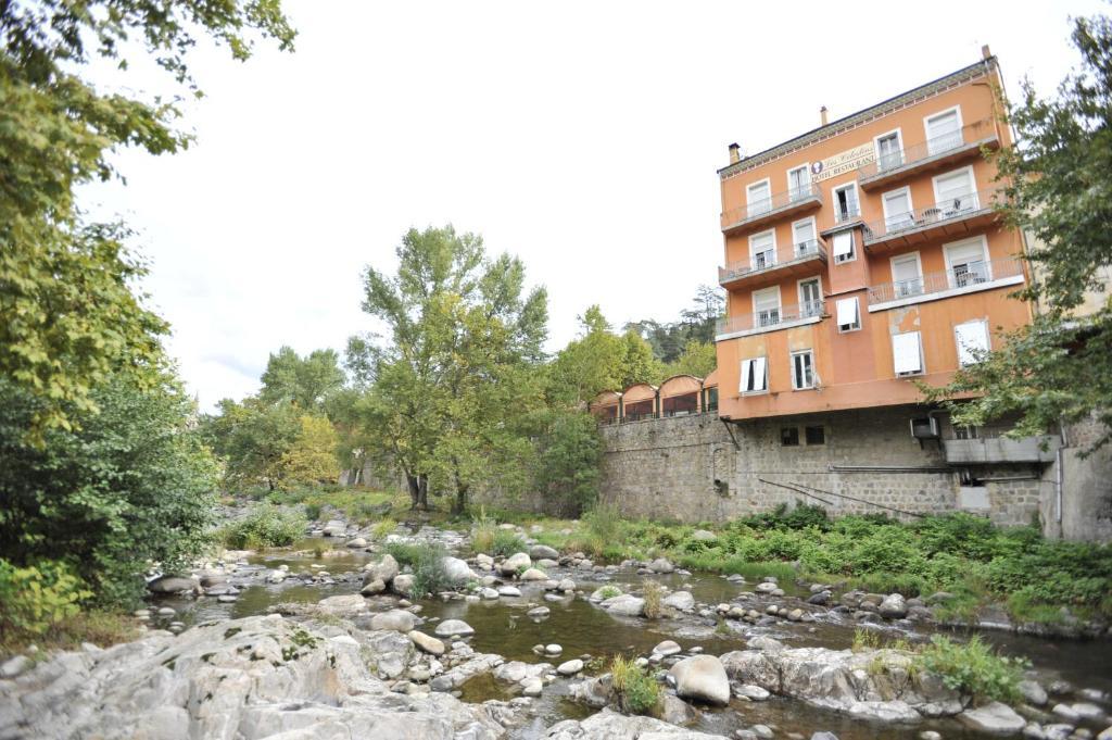 Hotel Les Celestins Vals-les-Bains Exterior foto